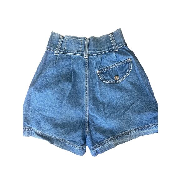 VTG Not Guilty High Rise Pleated Shorts - Picture 2 of 7